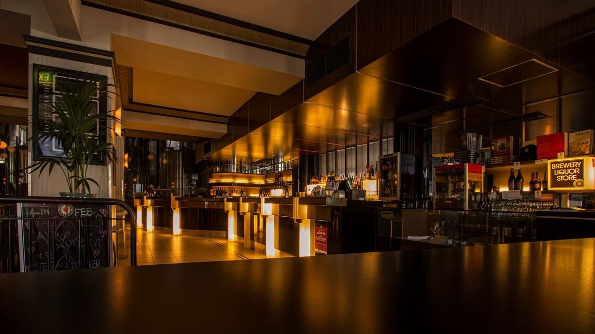 Ambiance tamisée du bar